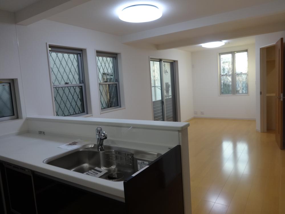 Kitchen. Indoor (12 May 2013) Shooting