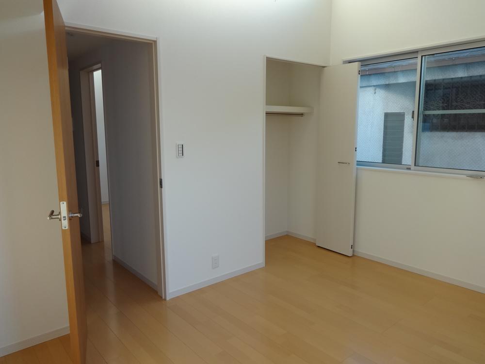 Non-living room. Indoor (12 May 2013) Shooting