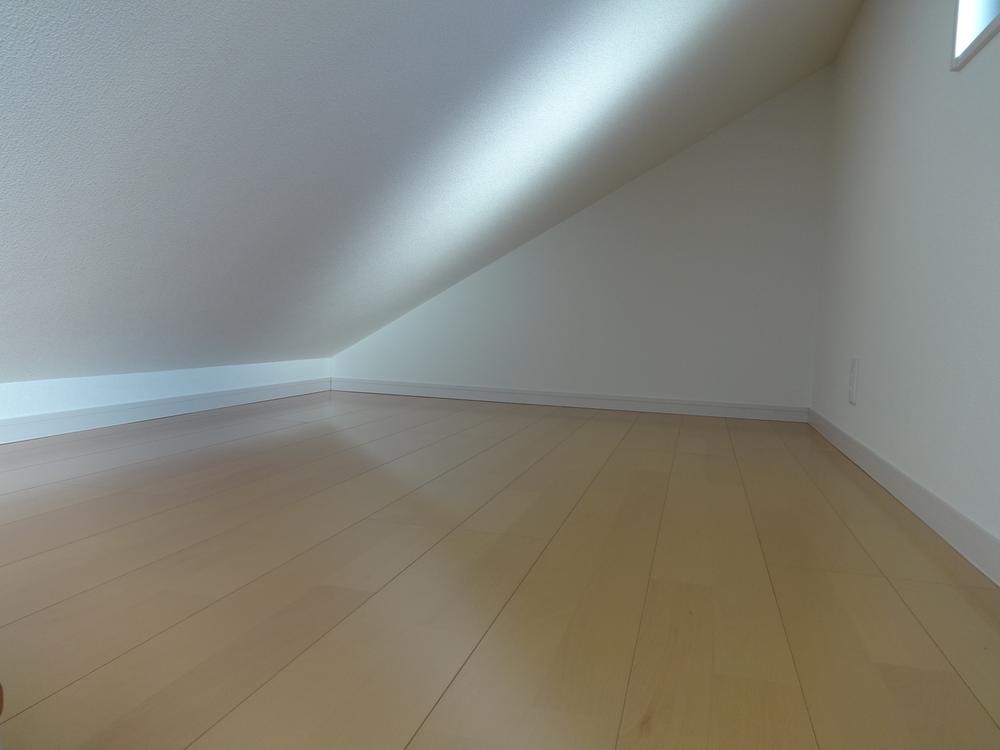 Other. Loft (3,3-mat)