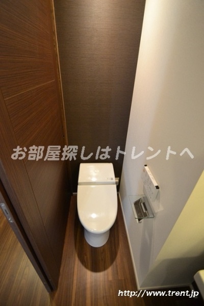 Toilet. It is a reference photo of the sixth floor of a studio in the same building (another type)