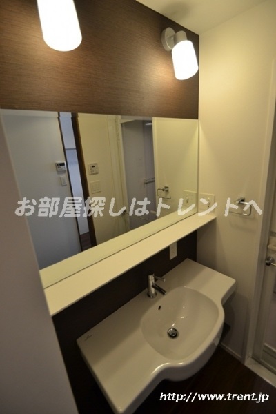 Washroom. It is a reference photo of the sixth floor of a studio in the same building (another type)
