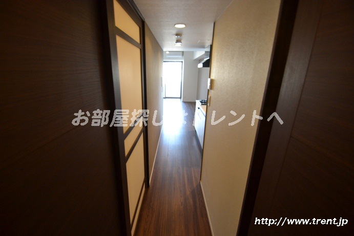 Entrance. It is a reference photo of the sixth floor of a studio in the same building (another type)