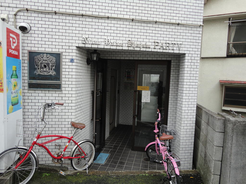 Entrance. Auto entrance with lock