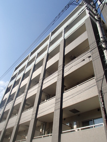 Building appearance. 3-wire 3-Station available