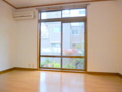 Living and room.  ☆ The layout of easy to Western-style ☆ 