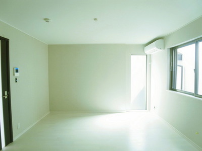 Other room space. Western-style white was the keynote