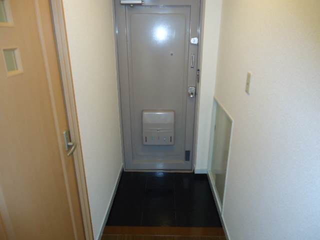 Entrance. Peace of mind with a double lock