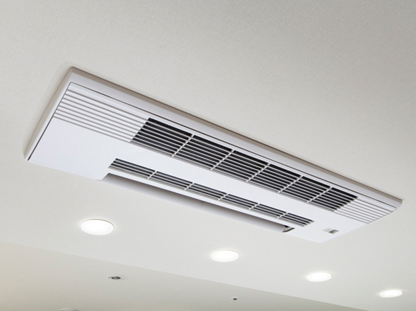 Other.  [Ceiling, cassette-type air conditioner] living ・ The dining, The ceiling cassette type air conditioner that can produce a clean space for the embedded type has been standard equipment. Because it also features dry function not only heating and cooling function, To achieve a comfortable environment through four seasons.  ※ 85Ir, 105J, 105Jr, 100Kg, 100L, 100M, 100Mg, 100N, 110O, 130Pr, 130Qr, 120Rr type only.