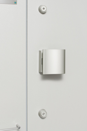 Security.  [Double Rock] Order to enhance crime prevention, Entrance door has a double lock specification that can be locked in the up and down two places. Because it takes also time trying to illegally unlocking, It has been with the attempted rate of crime increases. (Same specifications)