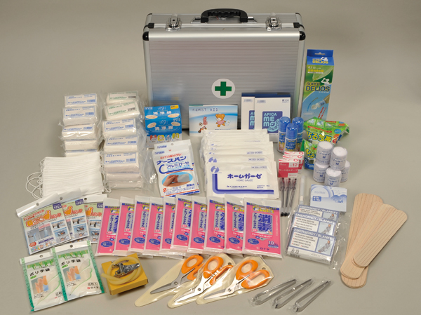 Other.  [Disaster prevention equipment] In preparation for the emergency such as an earthquake, Align the disaster prevention equipment. Small loudspeaker to be used for initial assistance, Rescue tool set, Rescue rope, scoop, Features such as dust mask. Also, First-aid kit as life support equipment in the event of a disaster, Mobile phone charger ・ Flashlight function with a hand-cranked charging radio, We offer and emergency candles.  ※ The image is an example of the fixtures.