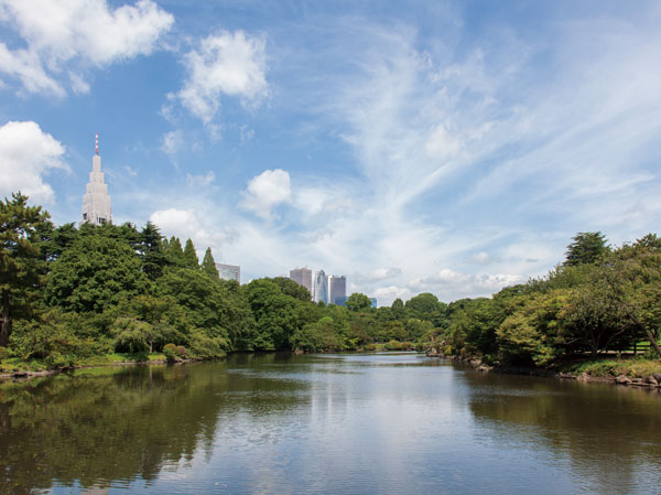 Surrounding environment. Shinjuku Gyoen (about 320m / 4-minute walk)