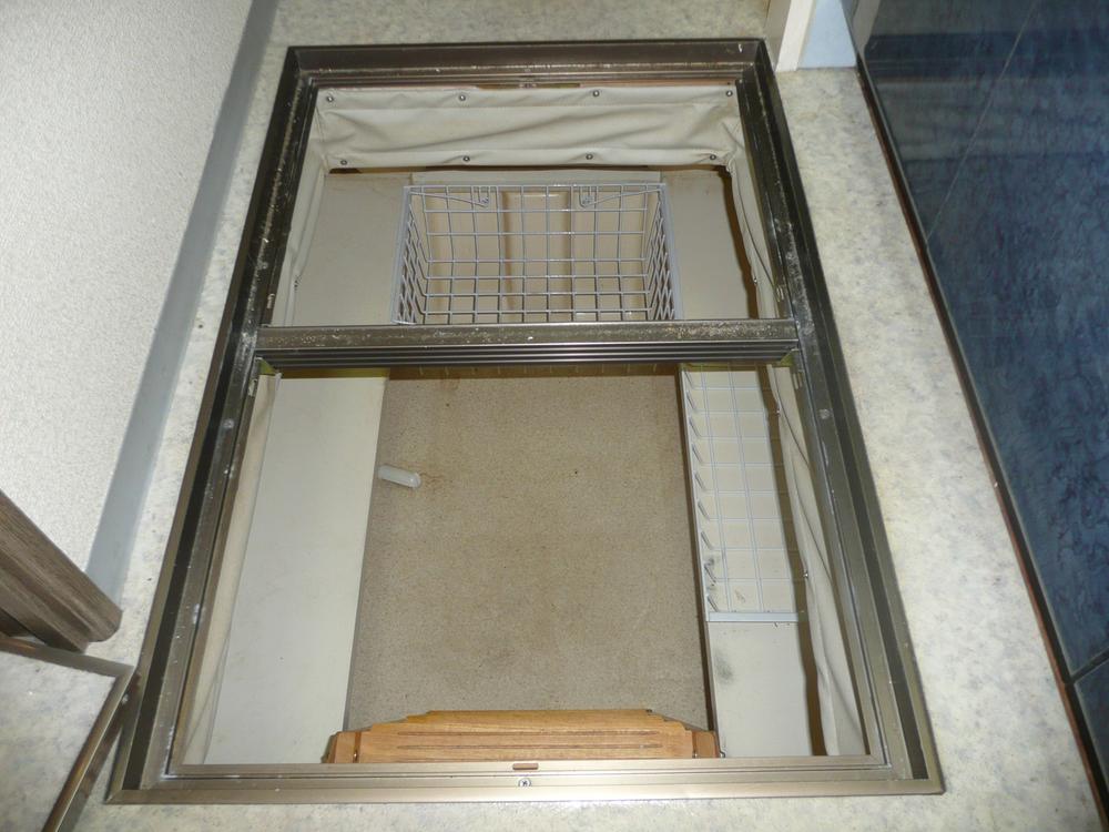 Receipt. Underfloor Storage