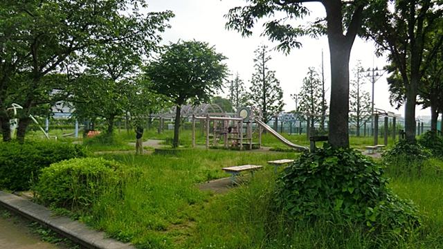 park. 1083m to Ochiai Central Park