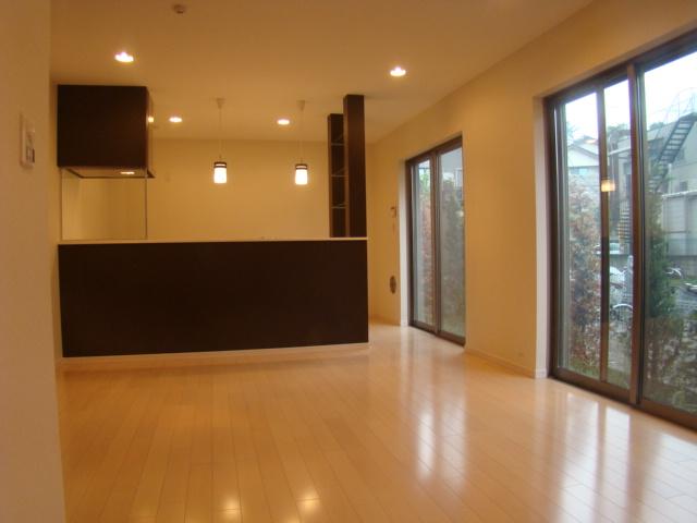 Same specifications photos (living). Same specifications