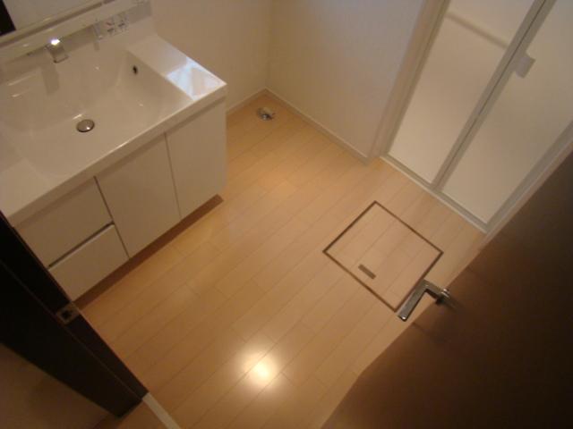 Wash basin, toilet. Same specifications