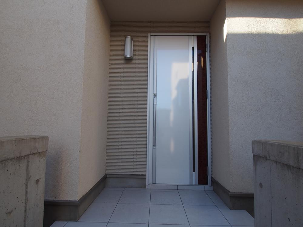 Entrance. Local (10 May 2013) Shooting