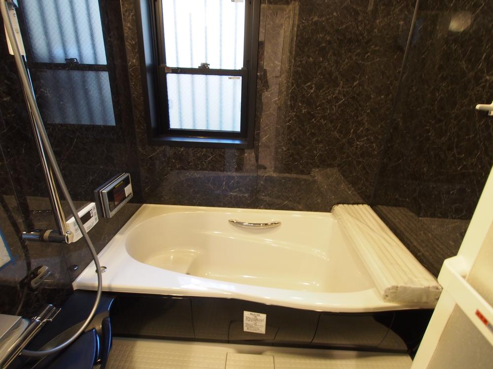 Bathroom. Indoor (10 May 2013) Shooting