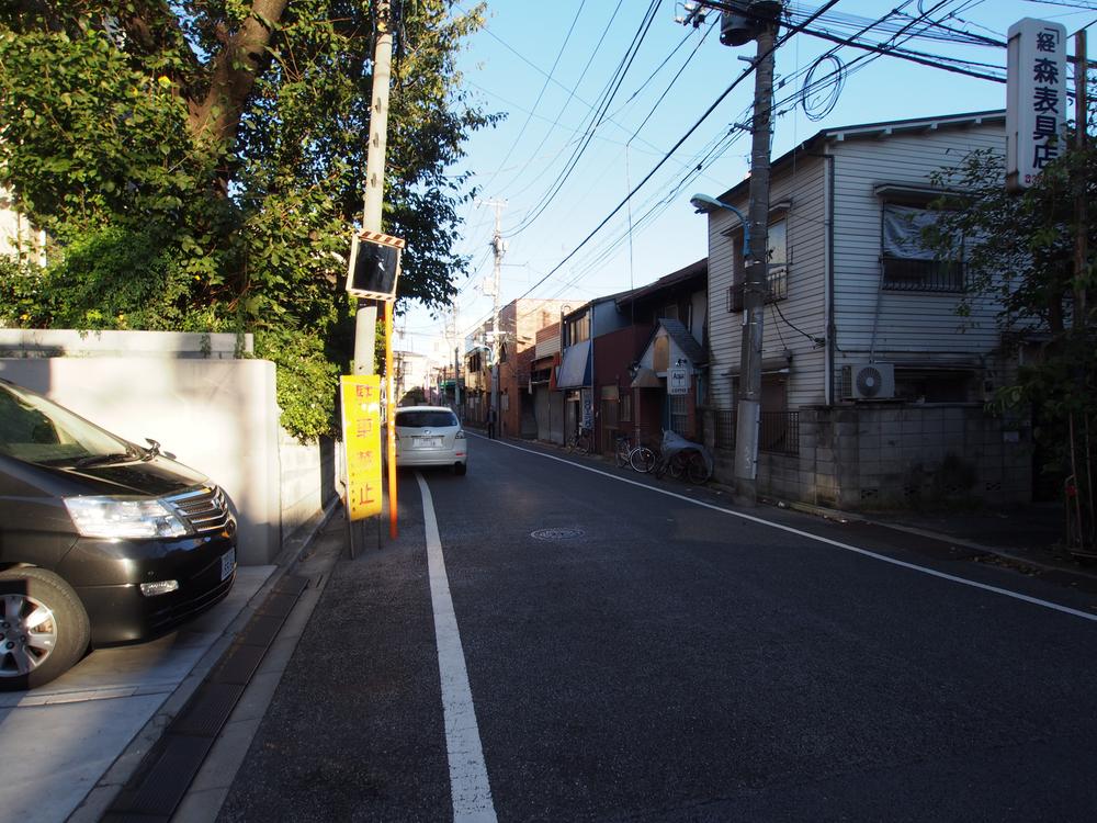 Local photos, including front road. Local (10 May 2013) Shooting