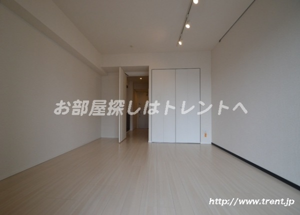 Living and room. It is a photograph of the same building 1K (another type).