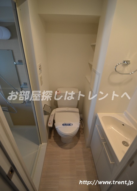 Toilet. It is a photograph of the same building 1K. Please see for reference.