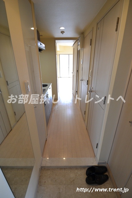 Entrance. It is a photograph of the same building 1K type. Please see for reference.