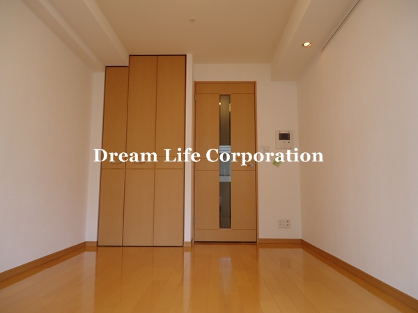 Living and room. ※ In fact the we use the photos in the same building may be different