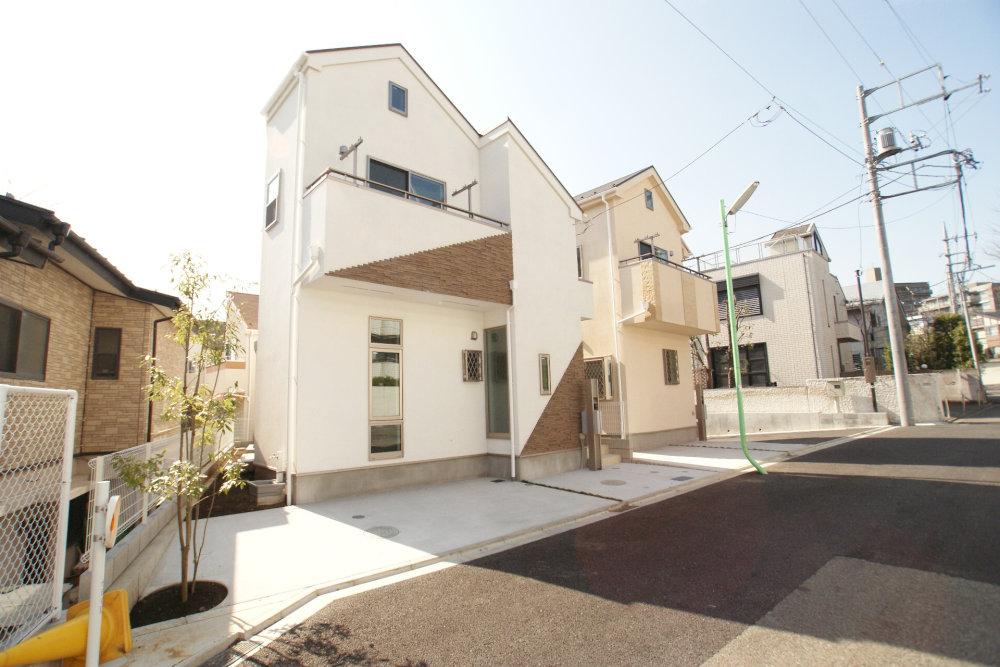 Same specifications photos (appearance). It will be a stylish appearance.