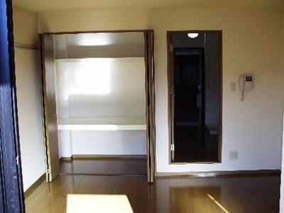 Other Equipment. Of large capacity closet