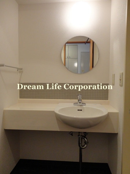 Washroom. ※ In fact the we use the photos in the same building may be different.