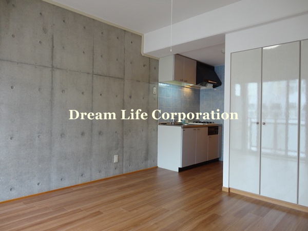 Other room space. ※ In fact the we use the photos in the same building may be different.