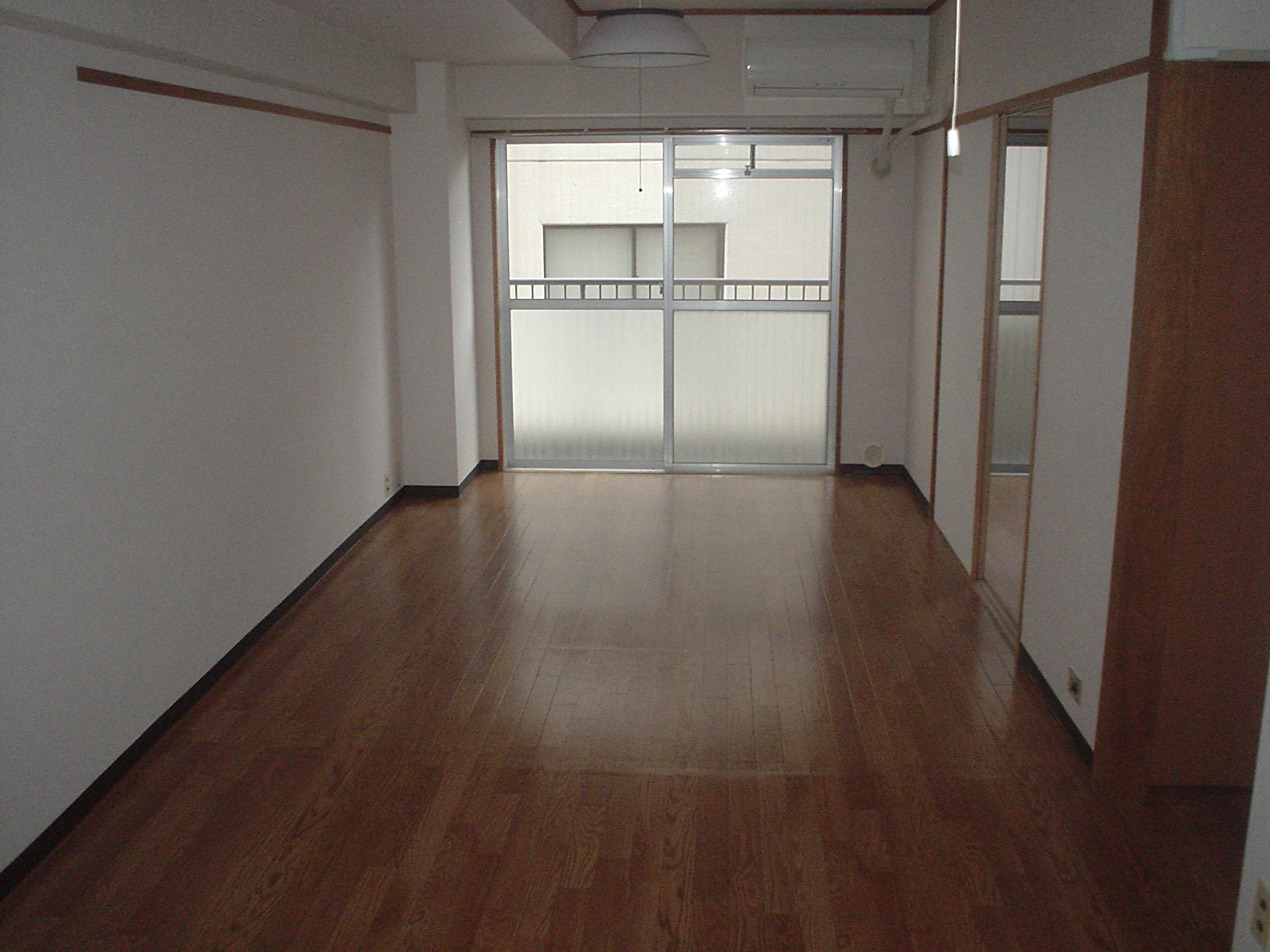 Living and room. CF specification