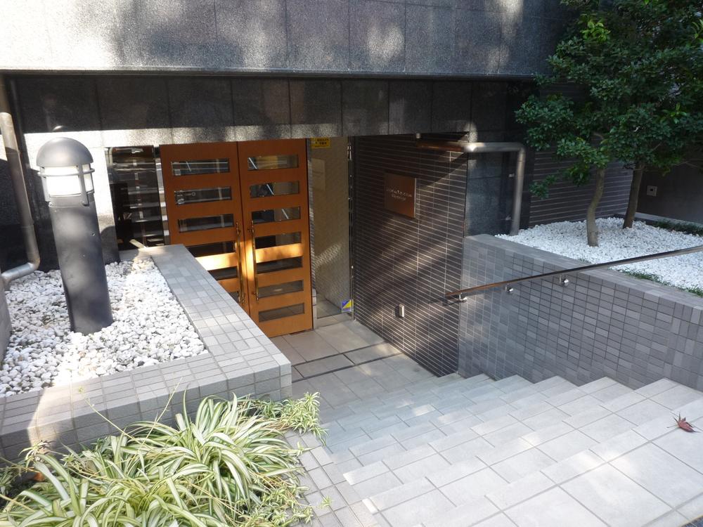 Entrance. Local (12 May 2013) Shooting