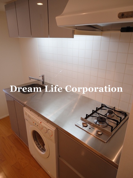 Kitchen.  ※ In fact the we use the photos in the same building may be different