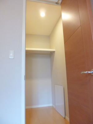 Receipt. Walk-in closet