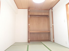 Living and room. Housed plenty of Japanese-style room