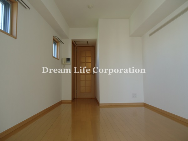Living and room.  ※ In fact the we use the photos in the same building may be different. 