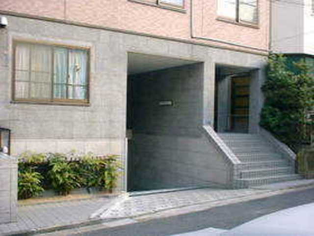 Entrance. Auto-lock with the entrance