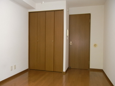 Other room space. Flooring