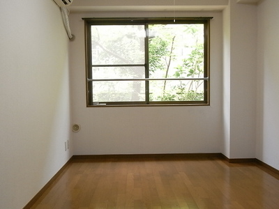 Living and room. 7 Pledge of Western-style