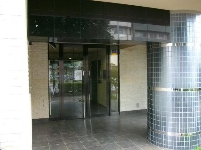 Entrance. Common areas