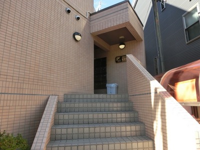 Entrance. Auto-lock with the entrance