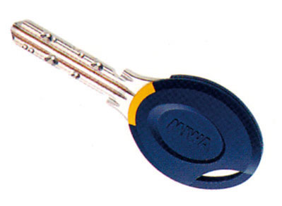 Security.  [Non-contact dimple key] It can only be in unlocking holding the key, It is also useful when you have a luggage.  (Amenities of the web is all the same specification)