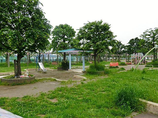 park. 1039m to Ochiai Central Park