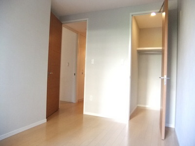 Receipt. Walk-in closet