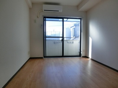 Living and room. Western-style 6.0 Pledge