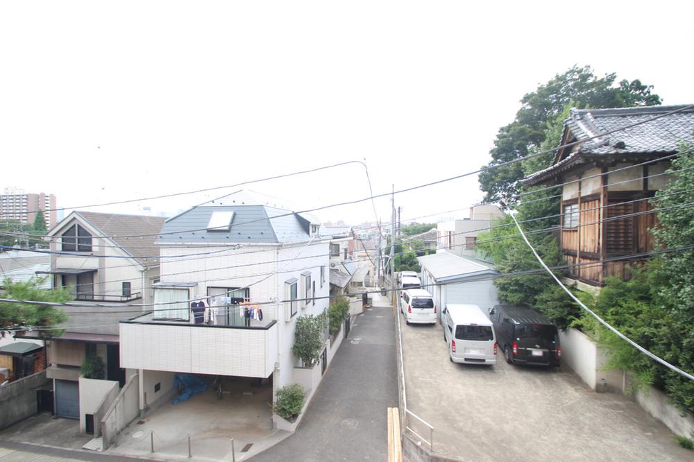 View photos from the dwelling unit. It will be on the lookout from balcony. It becomes to the south slope.