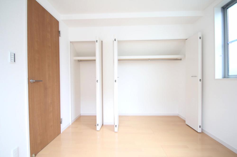 Receipt. It will be the living room of the photo. Storage capacity Please leave.