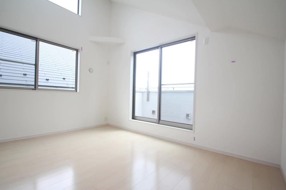 Non-living room. It will be the living room of the photo. It becomes gradient ceiling.