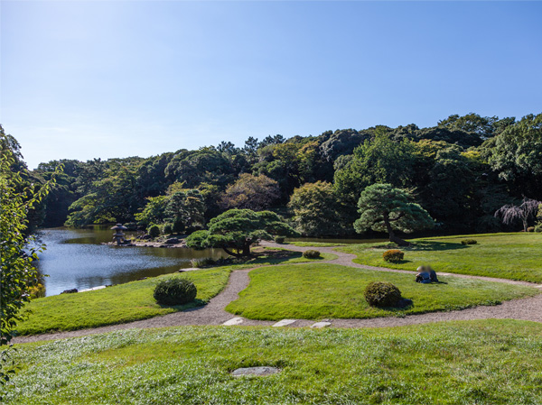 Surrounding environment. Shinjuku Gyoen (about 2km ・ A 25-minute walk)