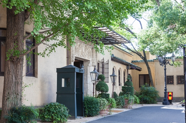 Ogasawara Earl House of Spanish restaurants in the "Wakamatsukawada" Station (about 450m). Elegant building is a restored early Showa era of European-style building that was built as the main residence of the family head Ogasawara who first 30s. Dinner for lunch, Customers long-distance are also many popular restaurant